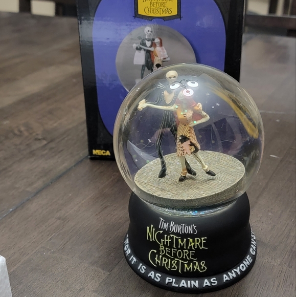 NECA The Nightmare Before Christmas - Jack and Sally Dancing Snow - Picture 2 of 8